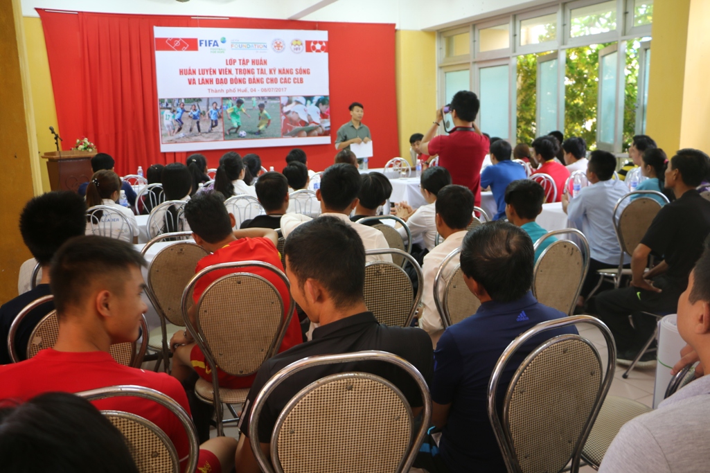 Khai mạc khóa tập huấn Huấn luyện viên, trọng tài, kỹ năng sống và lãnh đạo đồng đẳng cho các Câu lạc bộ, Trung tâm bảo trợ xã hội và các khu tái định cư tại Thừa Thiên Huế.